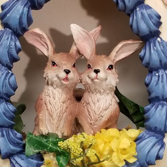 Singing Easter Bunnys ceramic or resin Vintage lights up and sings motion activa - Picture 2 of 16